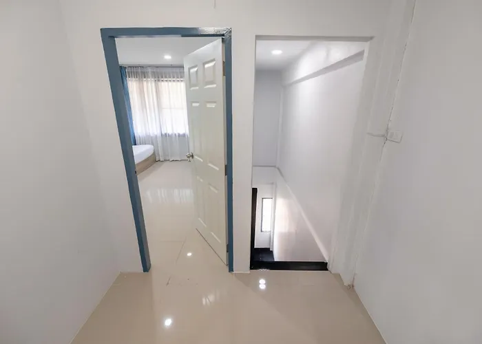 Spacious Haven Chatuchak Market 5br 10 Sleeps Rb1 Bangkok