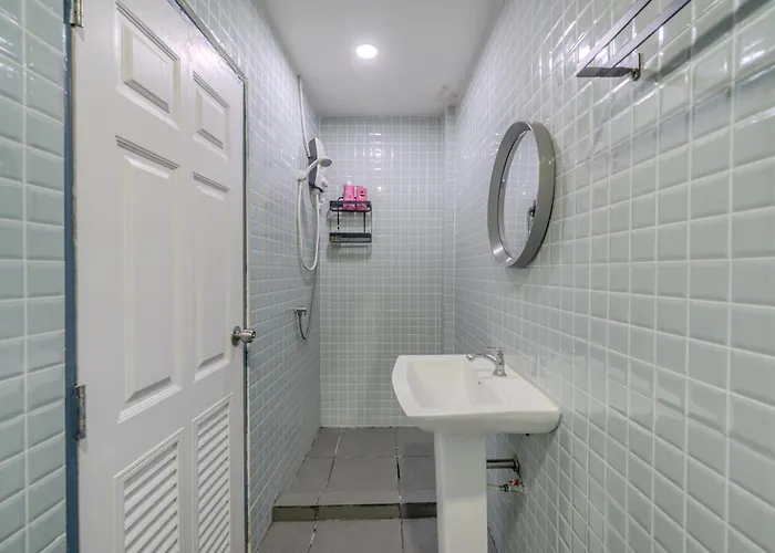 Holiday home Spacious Haven Chatuchak Market 5br 10 Sleeps Rb1 *
