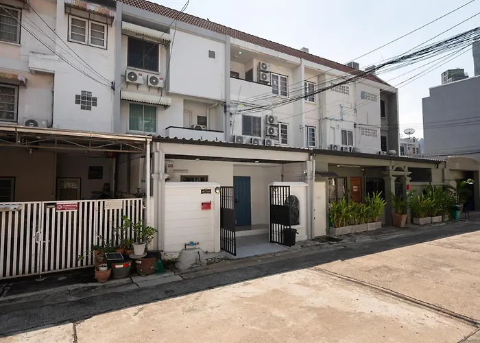 Holiday home Spacious Haven Chatuchak Market 5br 10 Sleeps Rb1 *