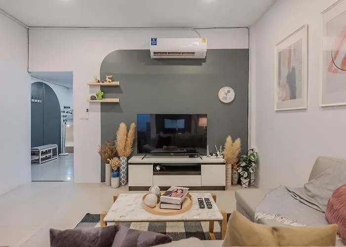 Spacious Haven Chatuchak Market 5br 10 Sleeps Rb1 Holiday home