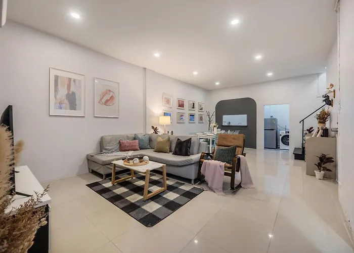Holiday home Spacious Haven Chatuchak Market 5br 10 Sleeps Rb1