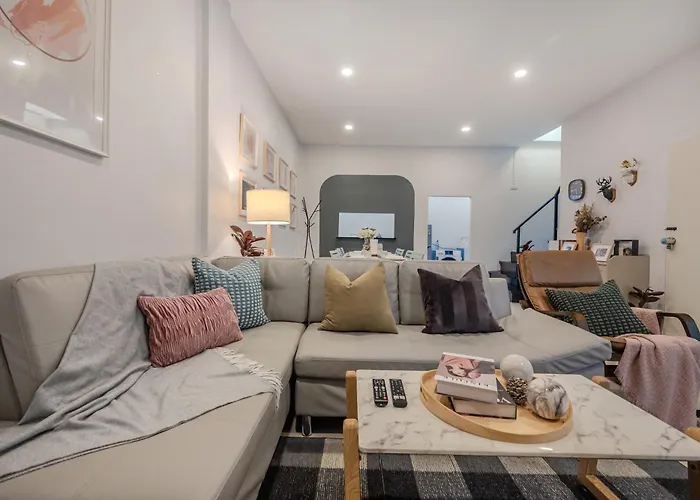 Spacious Haven Chatuchak Market 5br 10 Sleeps Rb1 Holiday home *